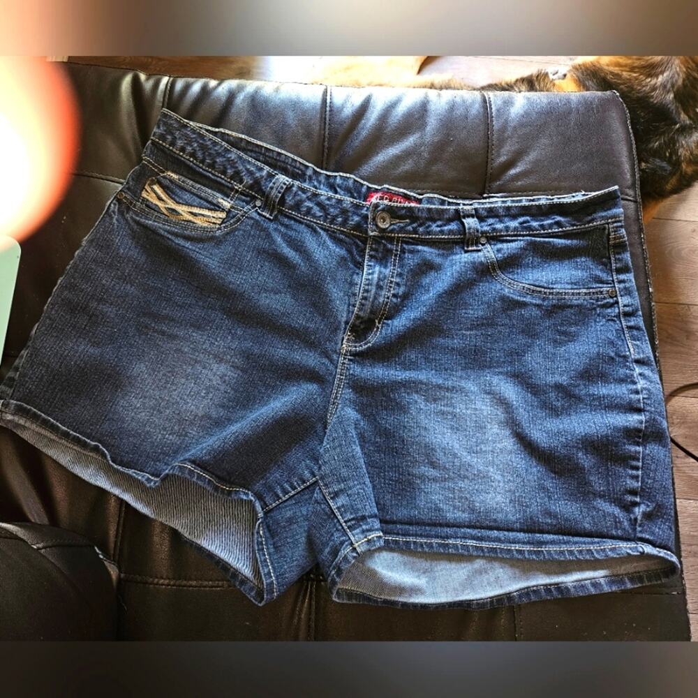 Red Rivet 24W Jean Short